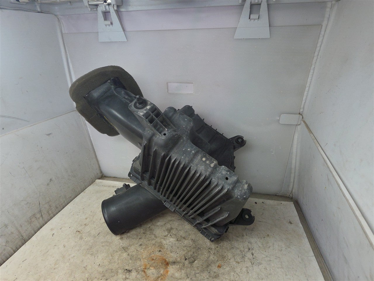 Used OEM 2010-2015 CAMARO AIR INTAKE BOX FILTER HOUSING SS WITH INLET, actual item photo 14