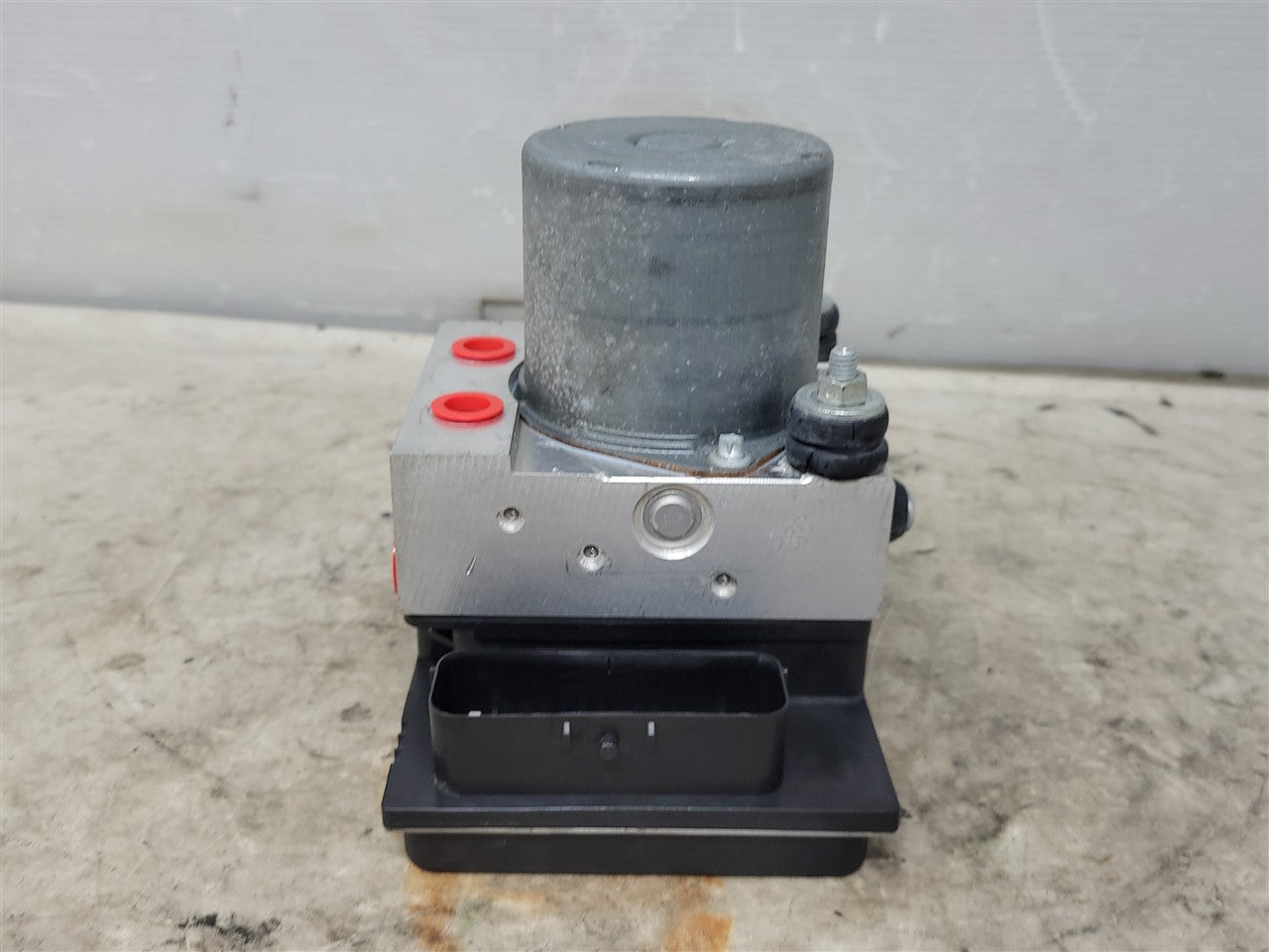 Used OEM 2012-2015 CAMARO ABS BRAKE PUMP AND MODULE 20957075, actual item photo 3