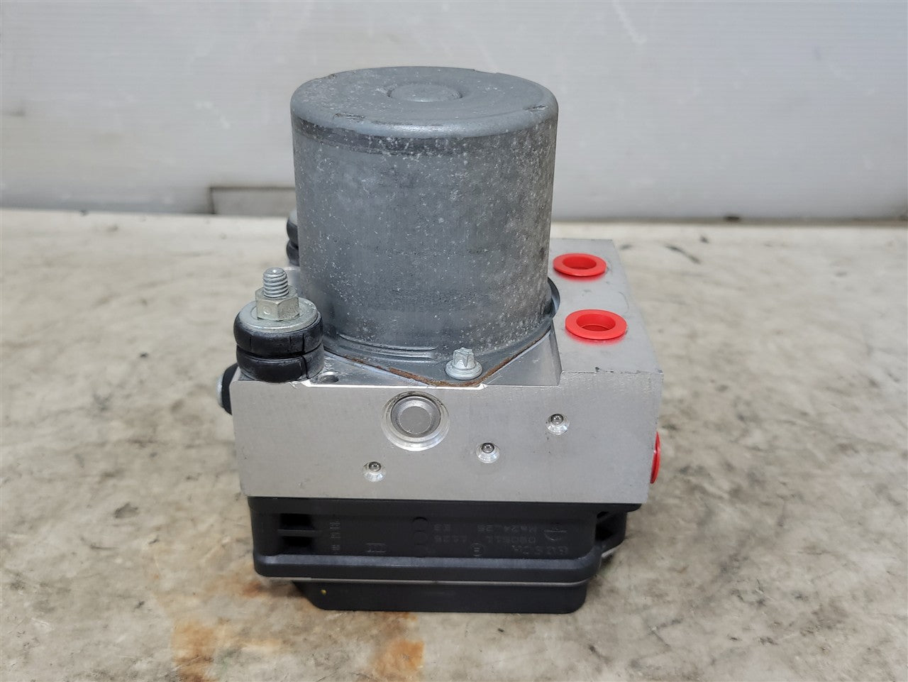 Used OEM 2012-2015 CAMARO ABS BRAKE PUMP AND MODULE 20957075, actual item photo 5