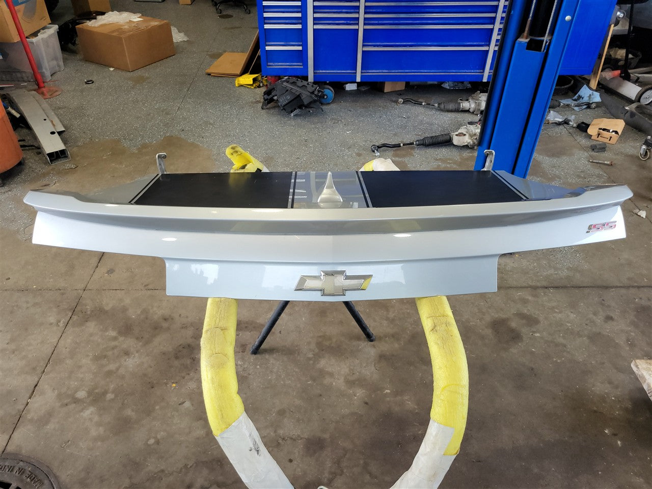 Used OEM 2011-2013 CAMARO CONVERTIBLE DECKLID WITH SPOILER SILVER, actual item photo 1