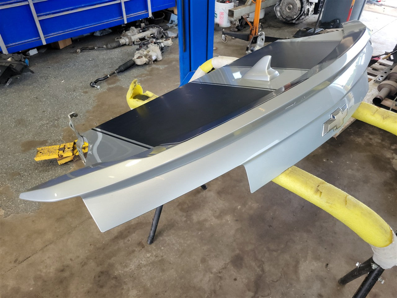 Used OEM 2011-2013 CAMARO CONVERTIBLE DECKLID WITH SPOILER SILVER, actual item photo 8