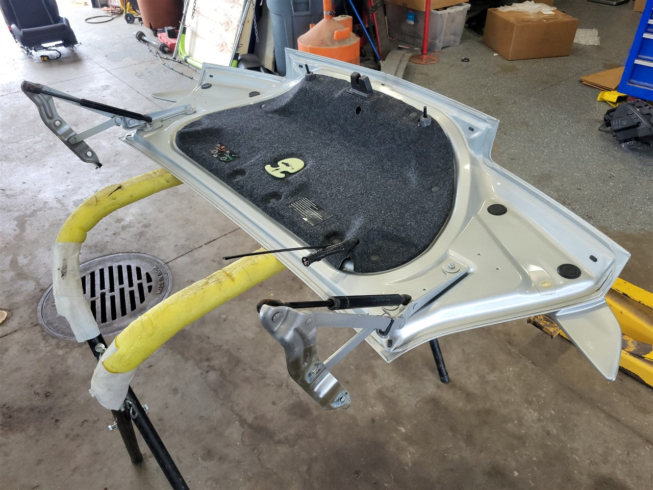 Used OEM 2011-2013 CAMARO CONVERTIBLE DECKLID WITH SPOILER SILVER, actual item photo 11