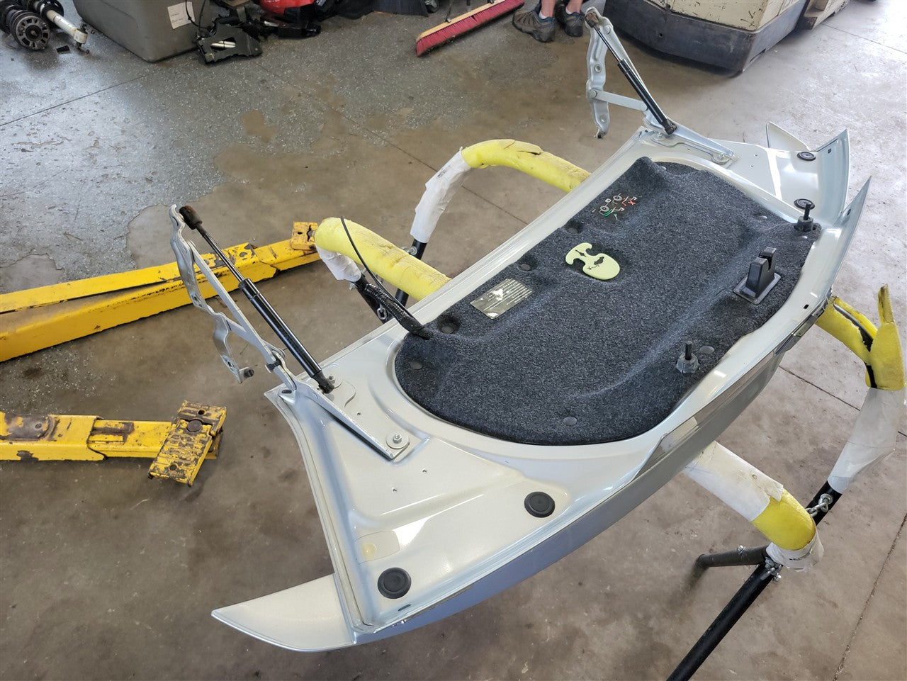 Used OEM 2011-2013 CAMARO CONVERTIBLE DECKLID WITH SPOILER SILVER, actual item photo 13