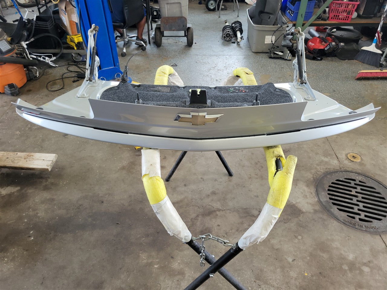 Used OEM 2011-2013 CAMARO CONVERTIBLE DECKLID WITH SPOILER SILVER, actual item photo 14