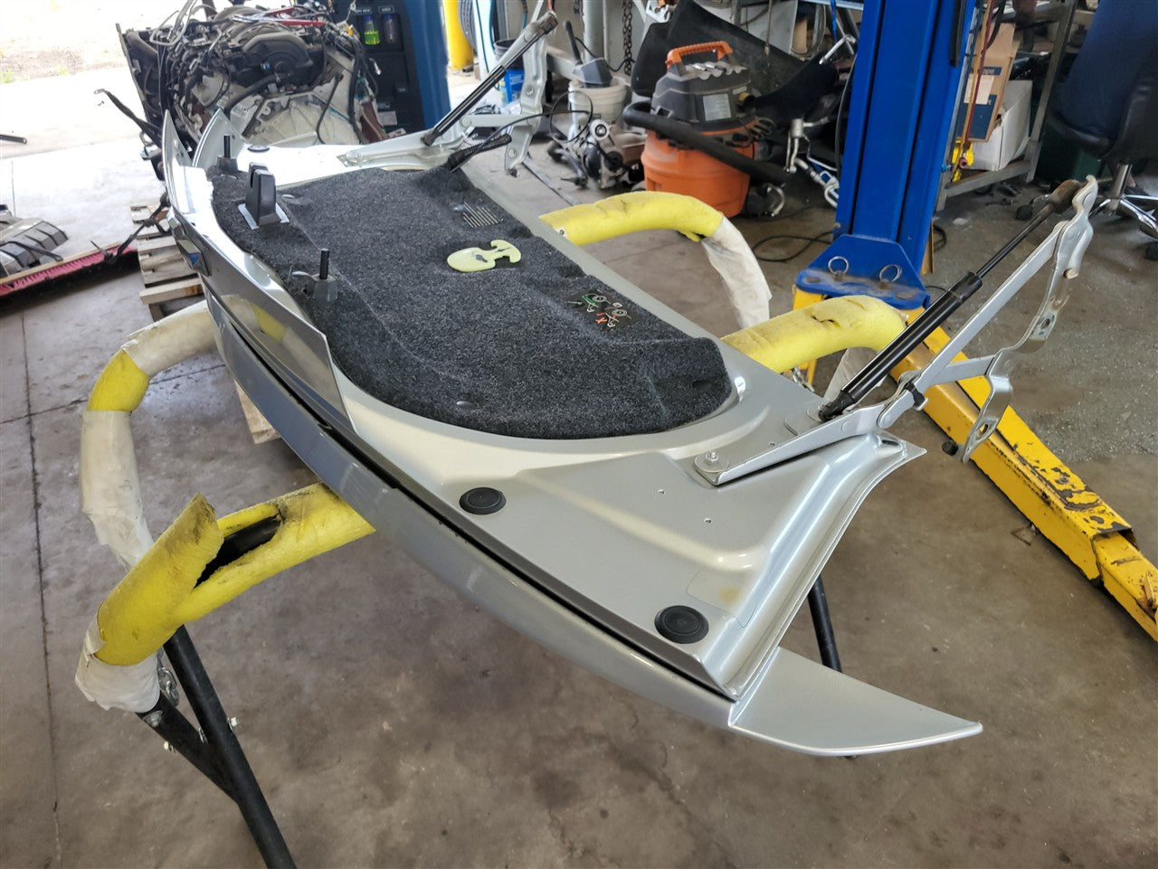 Used OEM 2011-2013 CAMARO CONVERTIBLE DECKLID WITH SPOILER SILVER, actual item photo 15