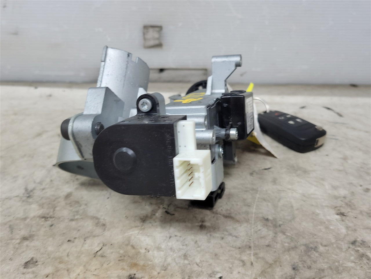 Used OEM 2010-2013 CAMARO IGNITION SWITCH LOCK HOUSING & MATCHING KEY, actual item photo 6