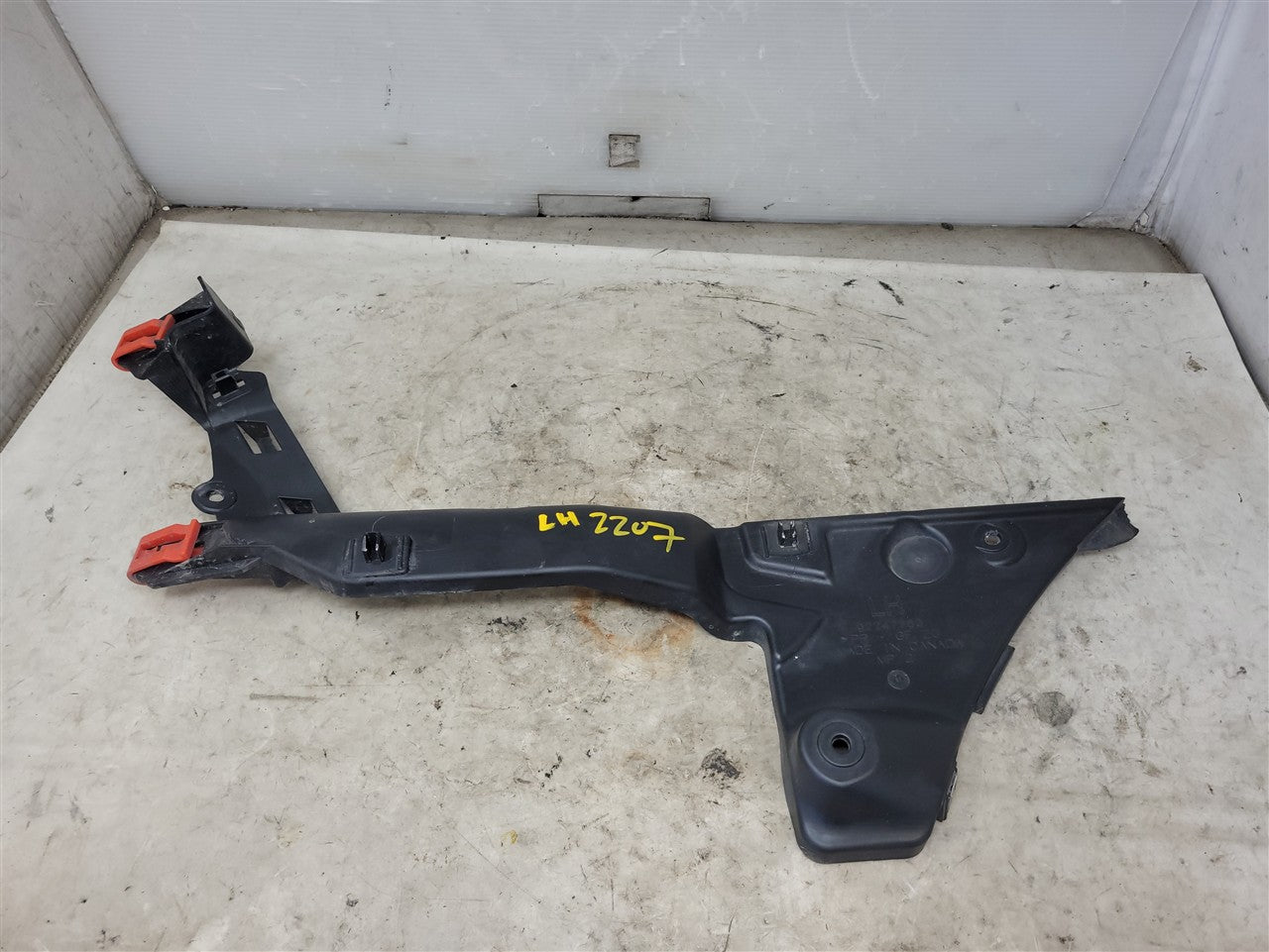 Used OEM 2010-2013 CAMARO REAR BUMPER GUIDE MOUNTING BRACKETS SET OF, actual item photo 4