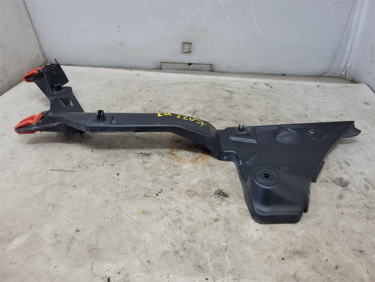 Used OEM 2010-2013 CAMARO REAR BUMPER GUIDE MOUNTING BRACKETS SET OF, actual item photo 5