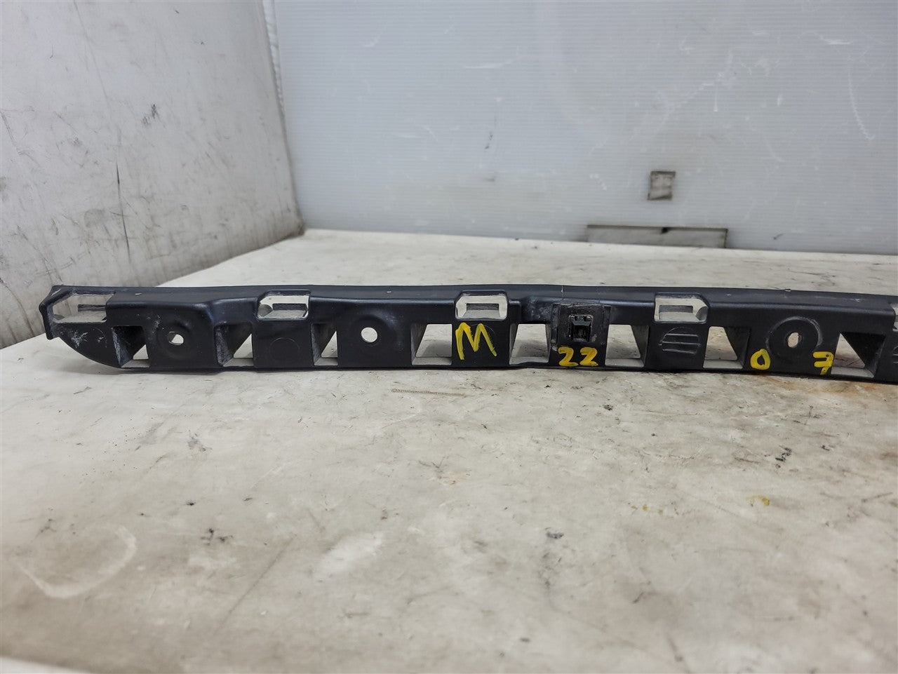 Used OEM 2010-2013 CAMARO REAR BUMPER GUIDE MOUNTING BRACKETS SET OF, actual item photo 15