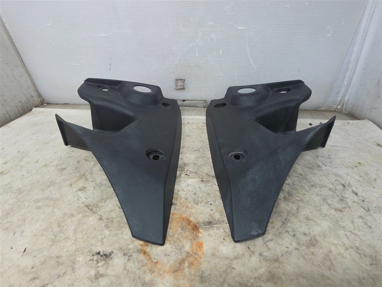 Used OEM 2010-2015 CAMARO TAIL LIGHT CLOSE OUT PANELS PAIR LH RH, actual item photo 2