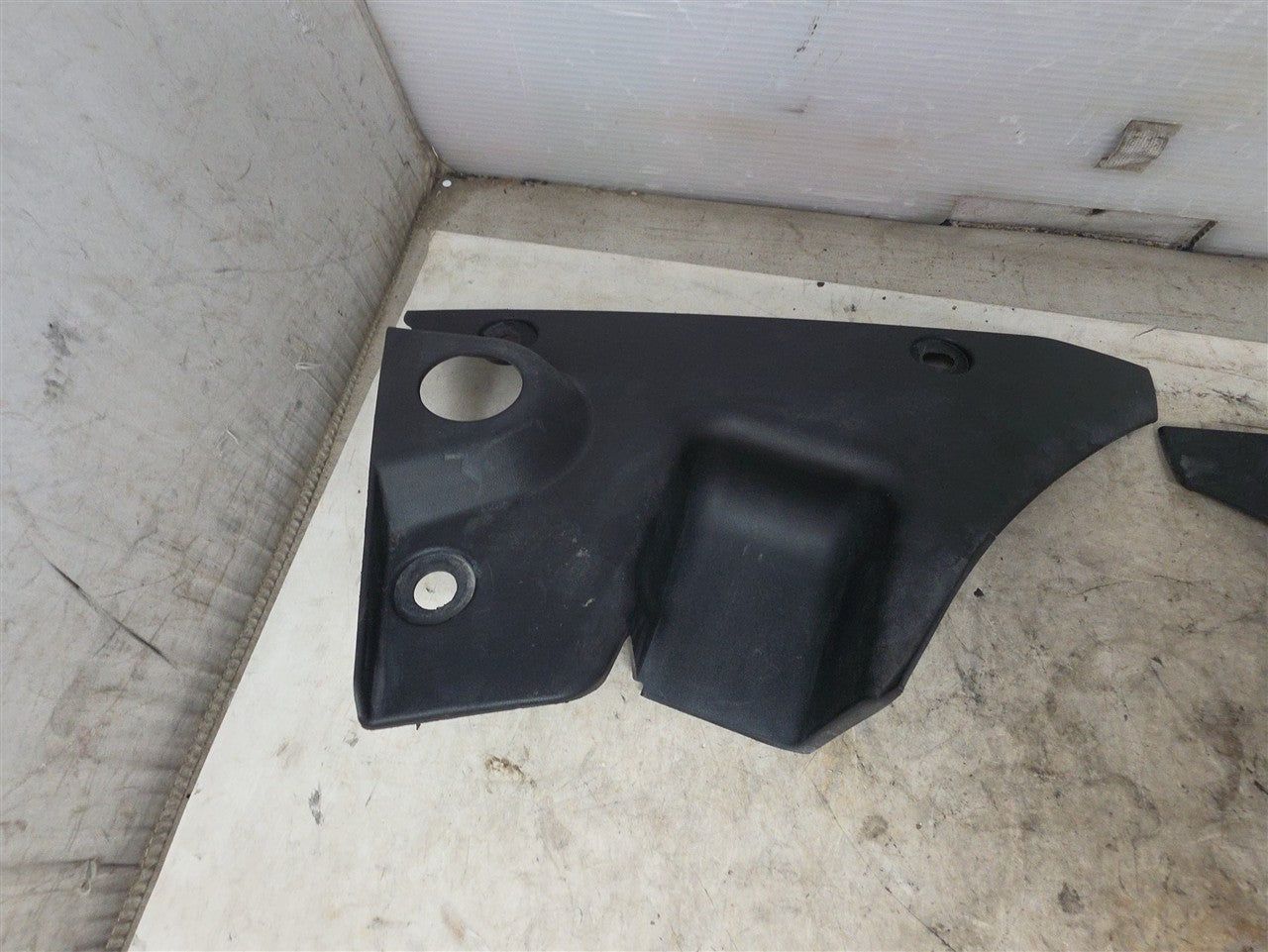Used OEM 2010-2015 CAMARO TAIL LIGHT CLOSE OUT PANELS PAIR LH RH, actual item photo 5
