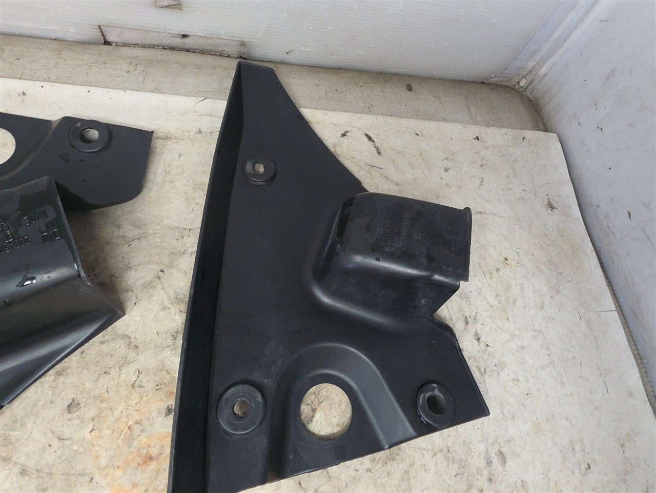 Used OEM 2010-2015 CAMARO TAIL LIGHT CLOSE OUT PANELS PAIR LH RH, actual item photo 9