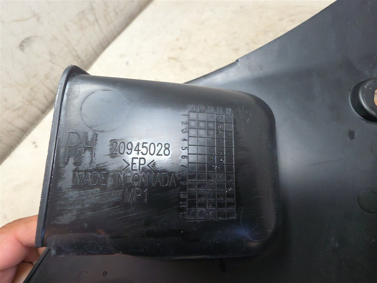 Used OEM 2010-2015 CAMARO TAIL LIGHT CLOSE OUT PANELS PAIR LH RH, actual item photo 11