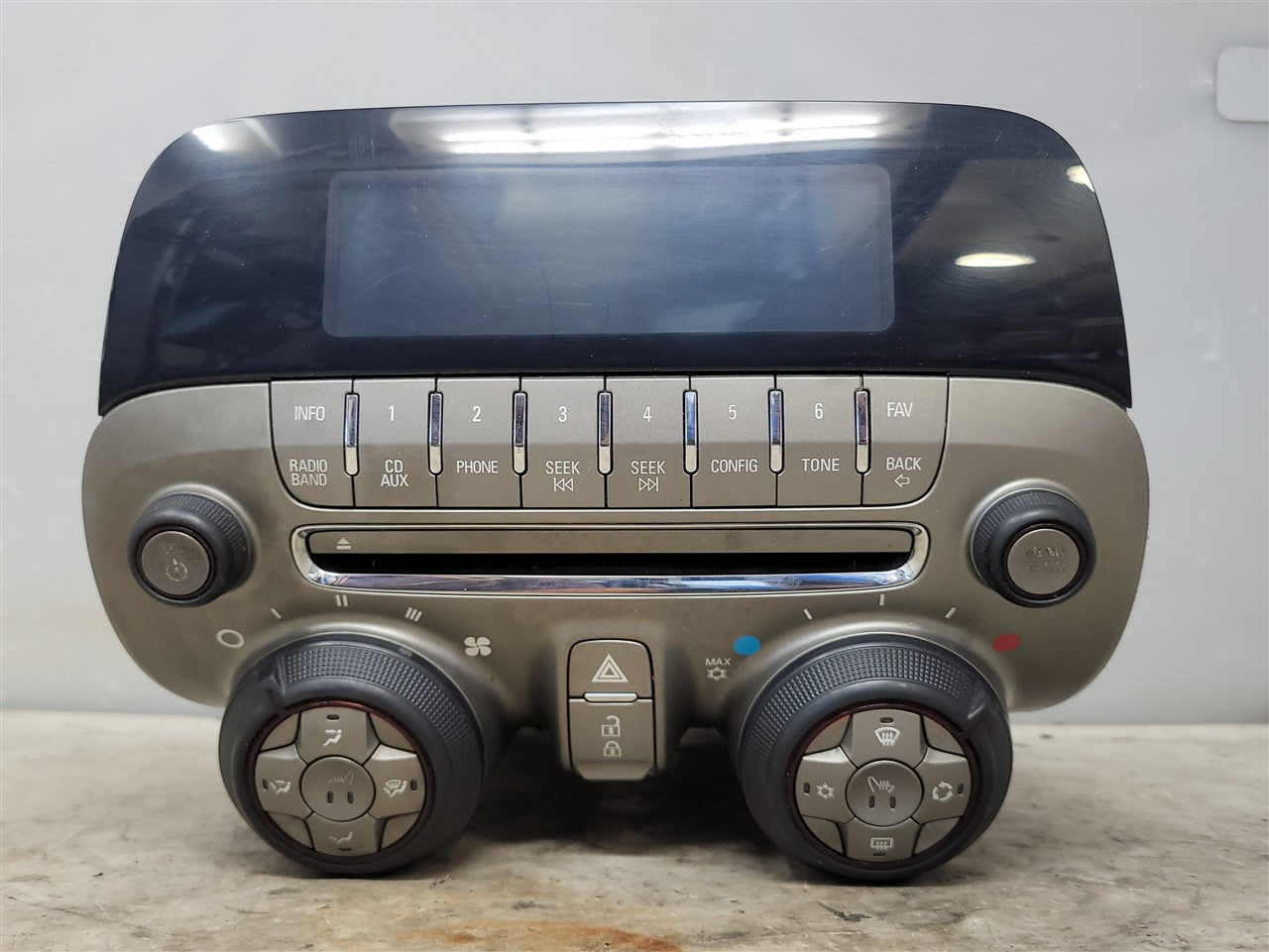 Used OEM 2010-2012 CAMARO RADIO & CONTROLS WITH HEATED SEAT SWITCHES, actual item photo 4
