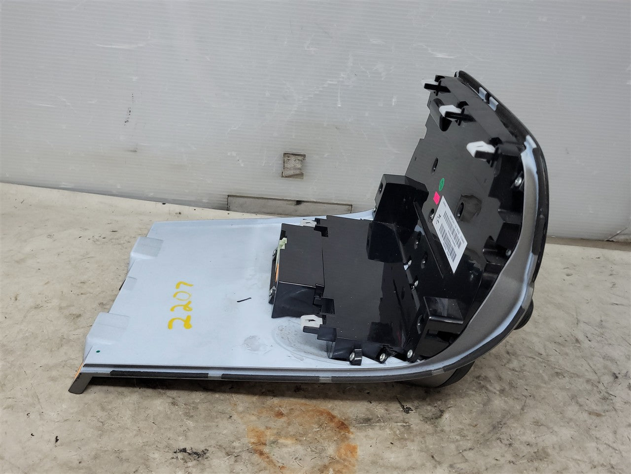 Used OEM 2010-2012 CAMARO RADIO & CONTROLS WITH HEATED SEAT SWITCHES, actual item photo 10