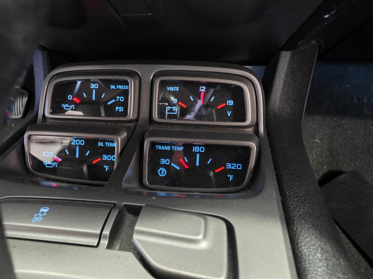 Used OEM 2010-2015 CAMARO CENTER CONSOLE AUXILIARY GAUGES AUTOMATIC, actual item photo 1