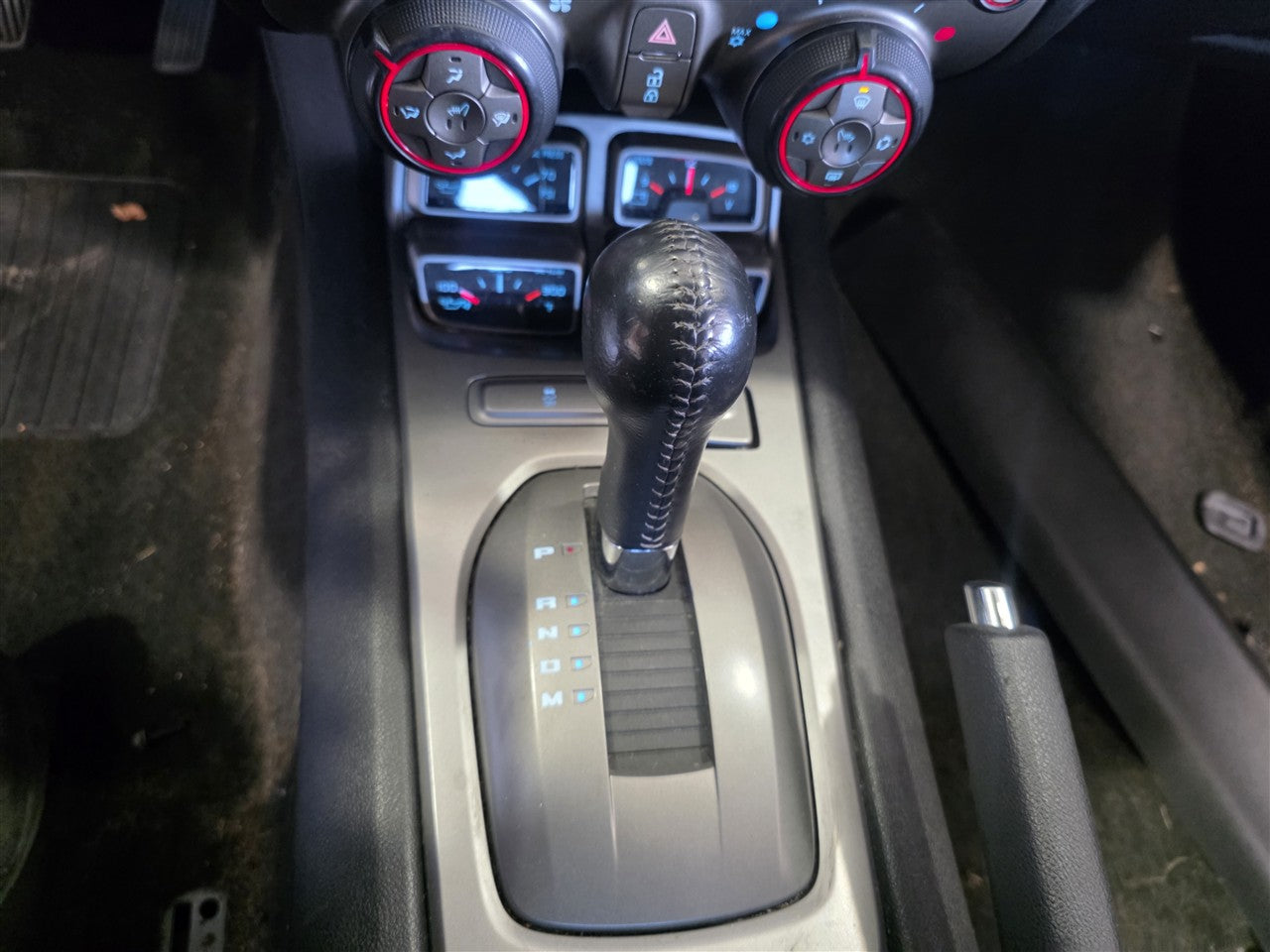 Used OEM 2010-2015 CAMARO CENTER CONSOLE AUXILIARY GAUGES AUTOMATIC, actual item photo 2