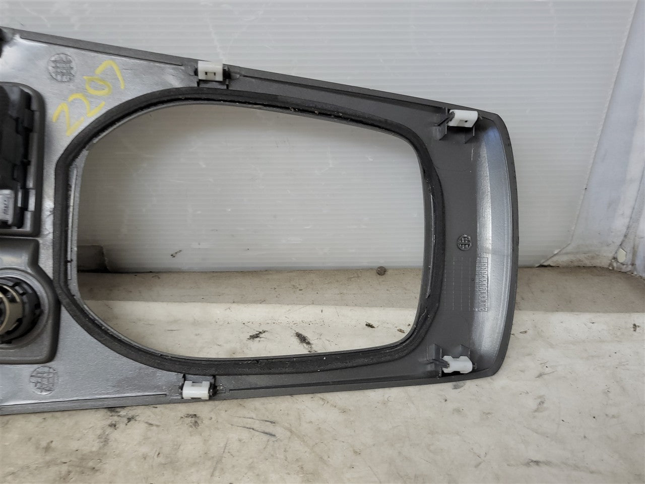 Used OEM 2010-2015 CAMARO CENTER CONSOLE AUXILIARY GAUGES AUTOMATIC, actual item photo 9