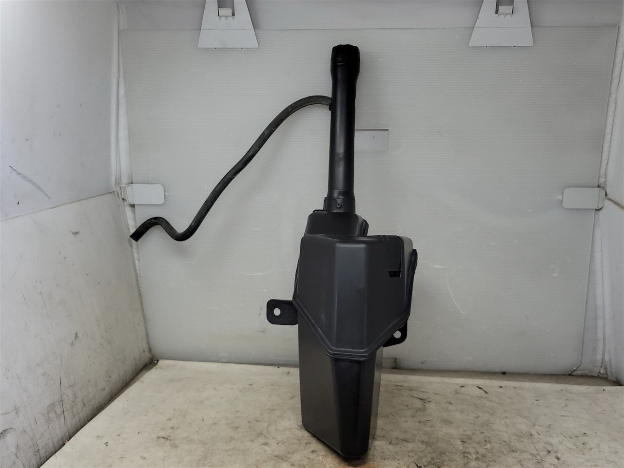 Used OEM 2010-2015 CAMARO COOLANT RESERVOIR 22876360, actual item photo 1