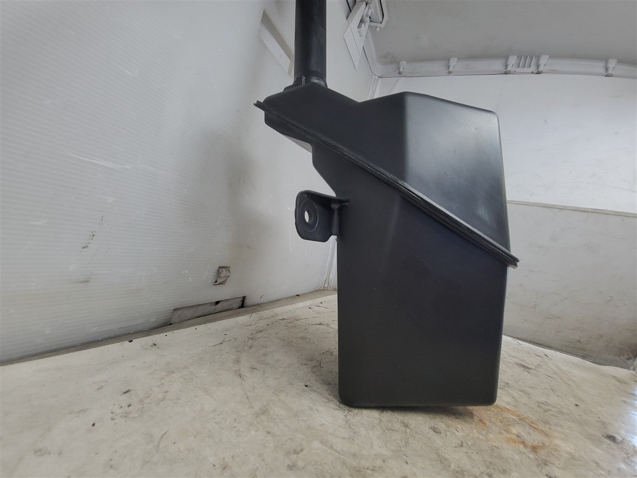 Used OEM 2010-2015 CAMARO COOLANT RESERVOIR 22876360, actual item photo 6