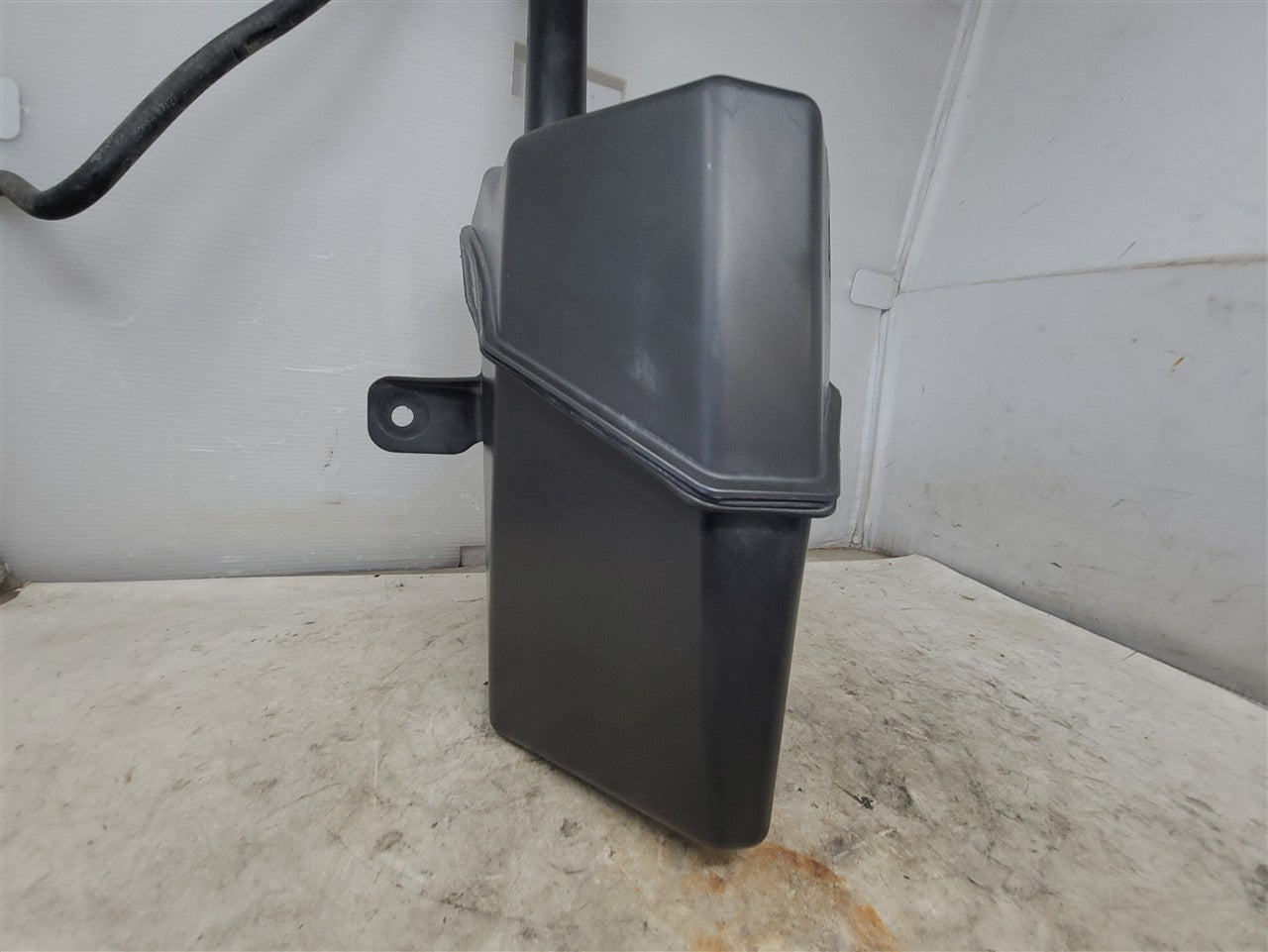 Used OEM 2010-2015 CAMARO COOLANT RESERVOIR 22876360, actual item photo 7