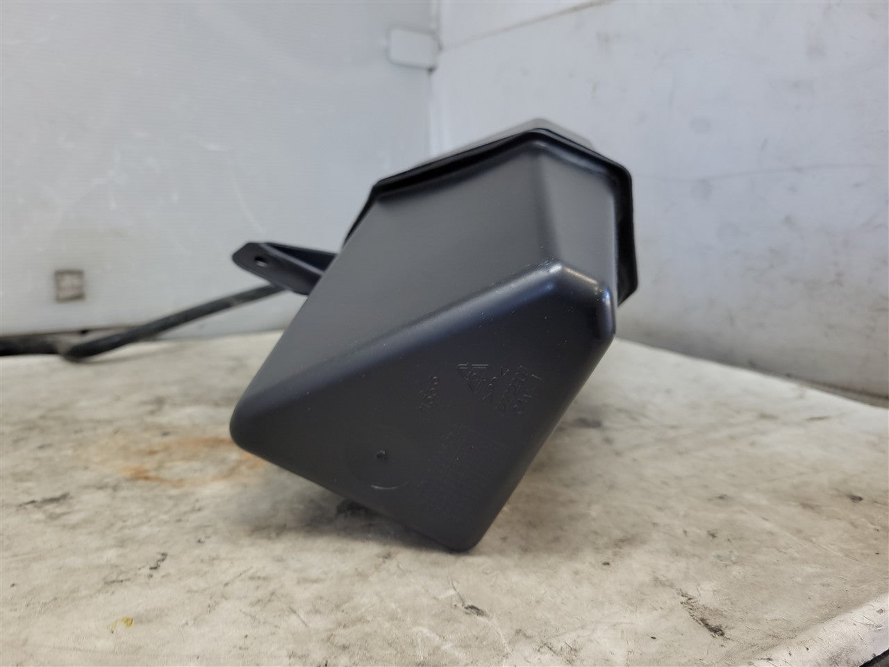 Used OEM 2010-2015 CAMARO COOLANT RESERVOIR 22876360, actual item photo 9