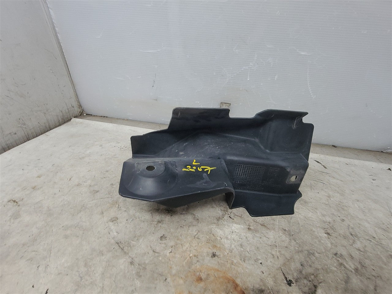 Used OEM 2012-2015 CAMARO RADIATOR AIR BAFFLE DRIVER LH 20957772, actual item photo 4