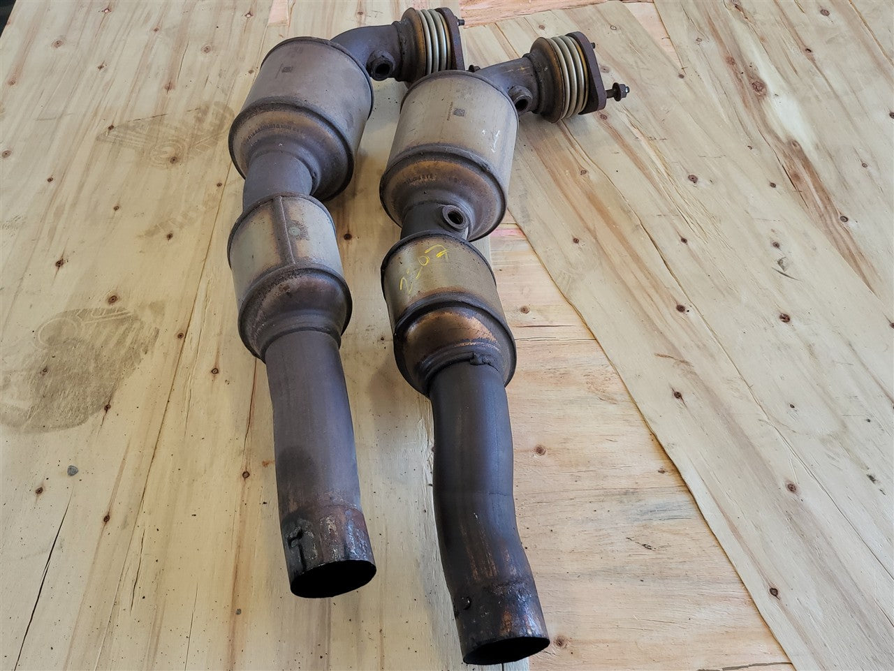 Used OEM 2010-2015 CAMARO SS 6 2L EXHAUST Y PIPE 72K MILES, actual item photo 1