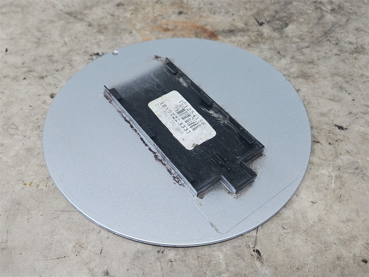 Used OEM 2010-2015 CAMARO FUEL FILLER DOOR SWITCHBLADE SILVER, actual item photo 3