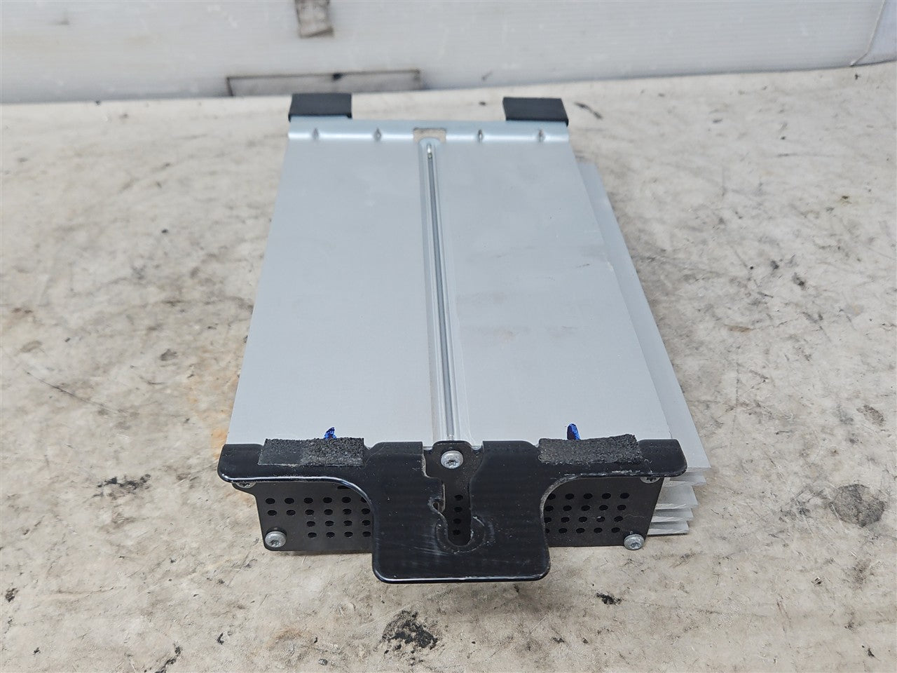 Used OEM 2011-2015 CAMARO OEM BOSTON AMP RADIO AMPLIFIER CONVERTIBLE, actual item photo 9