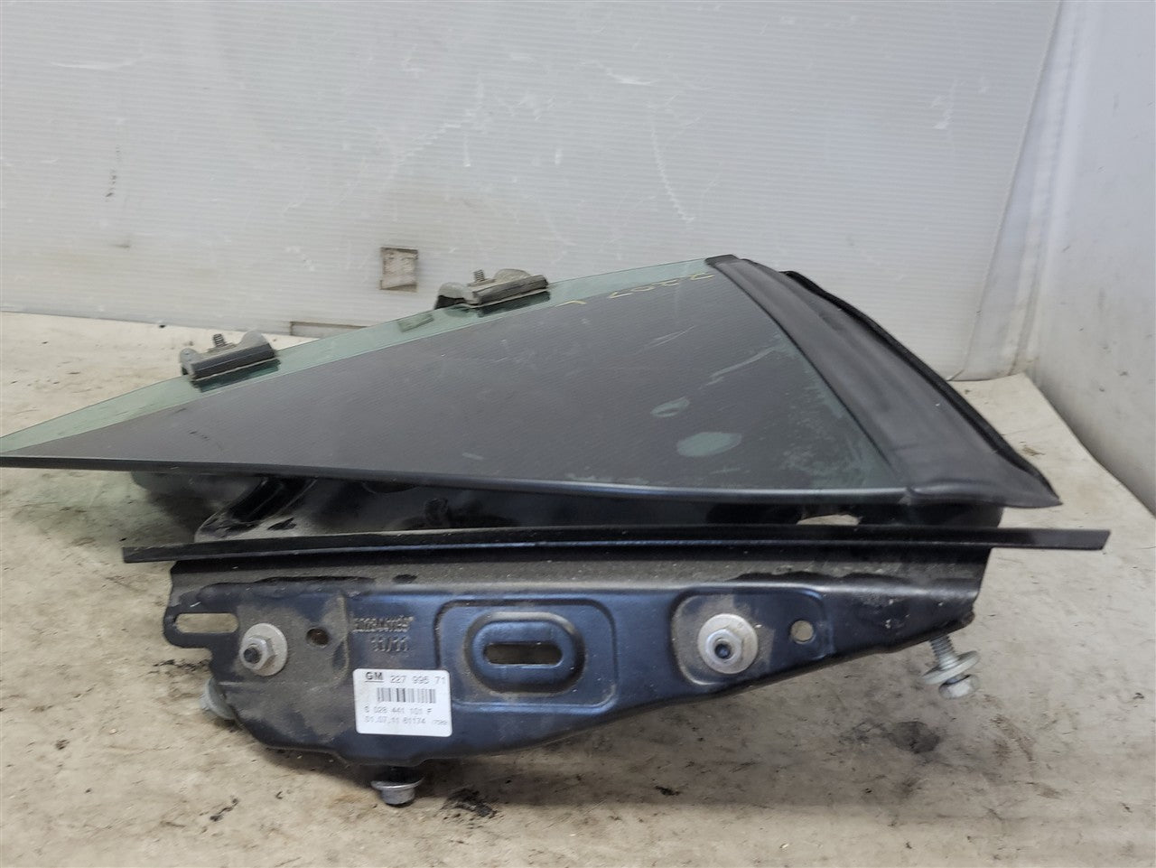 Used OEM 2011-2015 CAMARO CONVERTIBLE QUARTER GLASS WITH WINDOW MOTOR, actual item photo 6