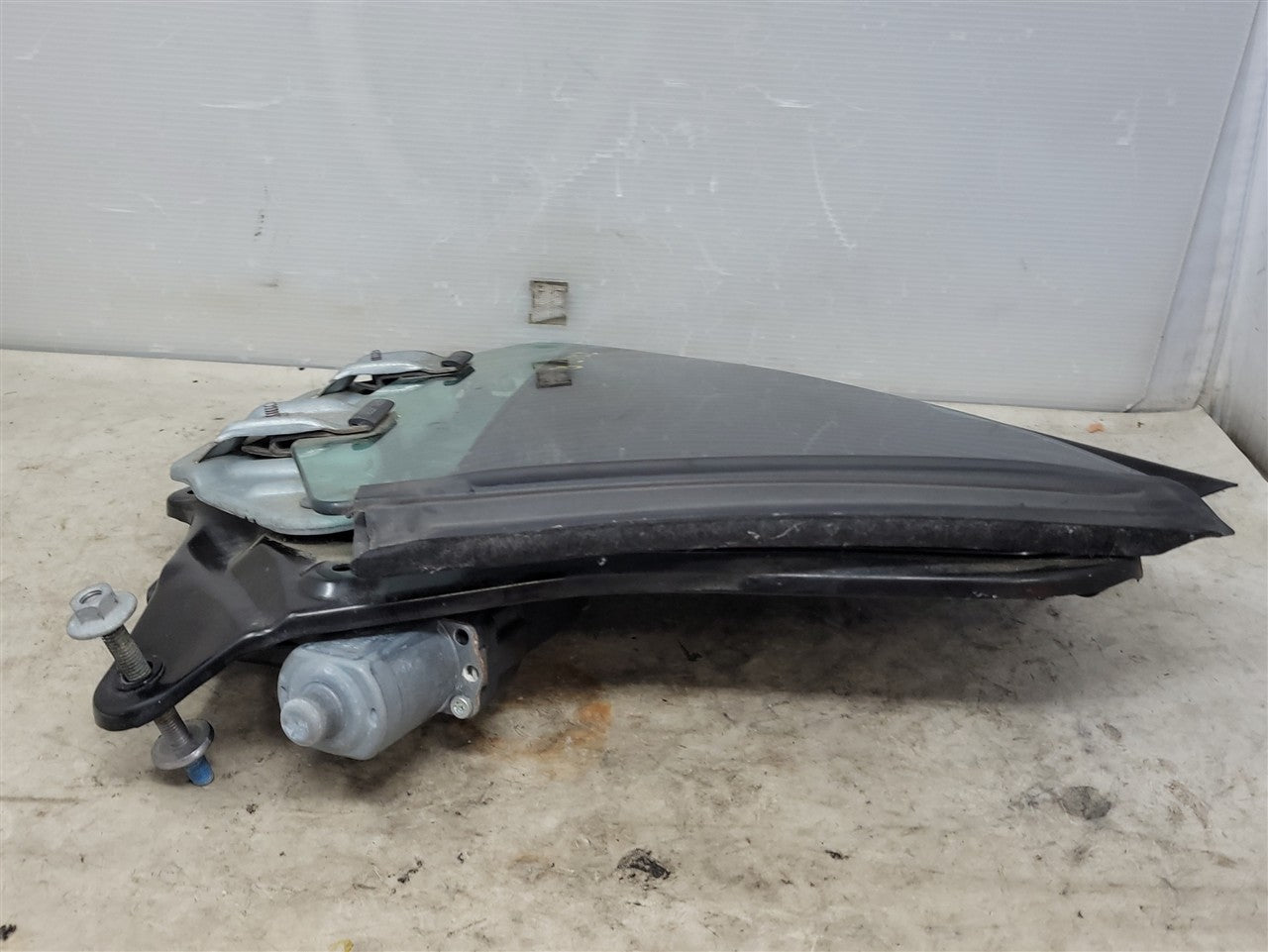 Used OEM 2011-2015 CAMARO QUARTER GLASS WITH WINDOW MOTOR & REGULATOR, actual item photo 6