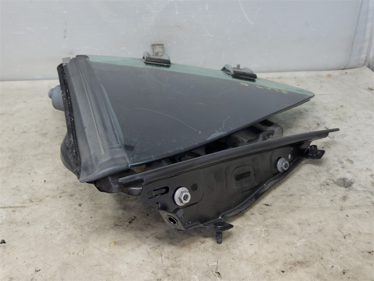 Used OEM 2011-2015 CAMARO QUARTER GLASS WITH WINDOW MOTOR & REGULATOR, actual item photo 7