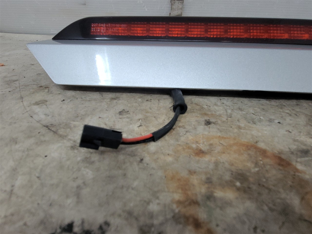 Used OEM 2011-2015 CAMARO CONVERTIBLE THIRD BRAKE LIGHT HIGH MOUNTED, actual item photo 2