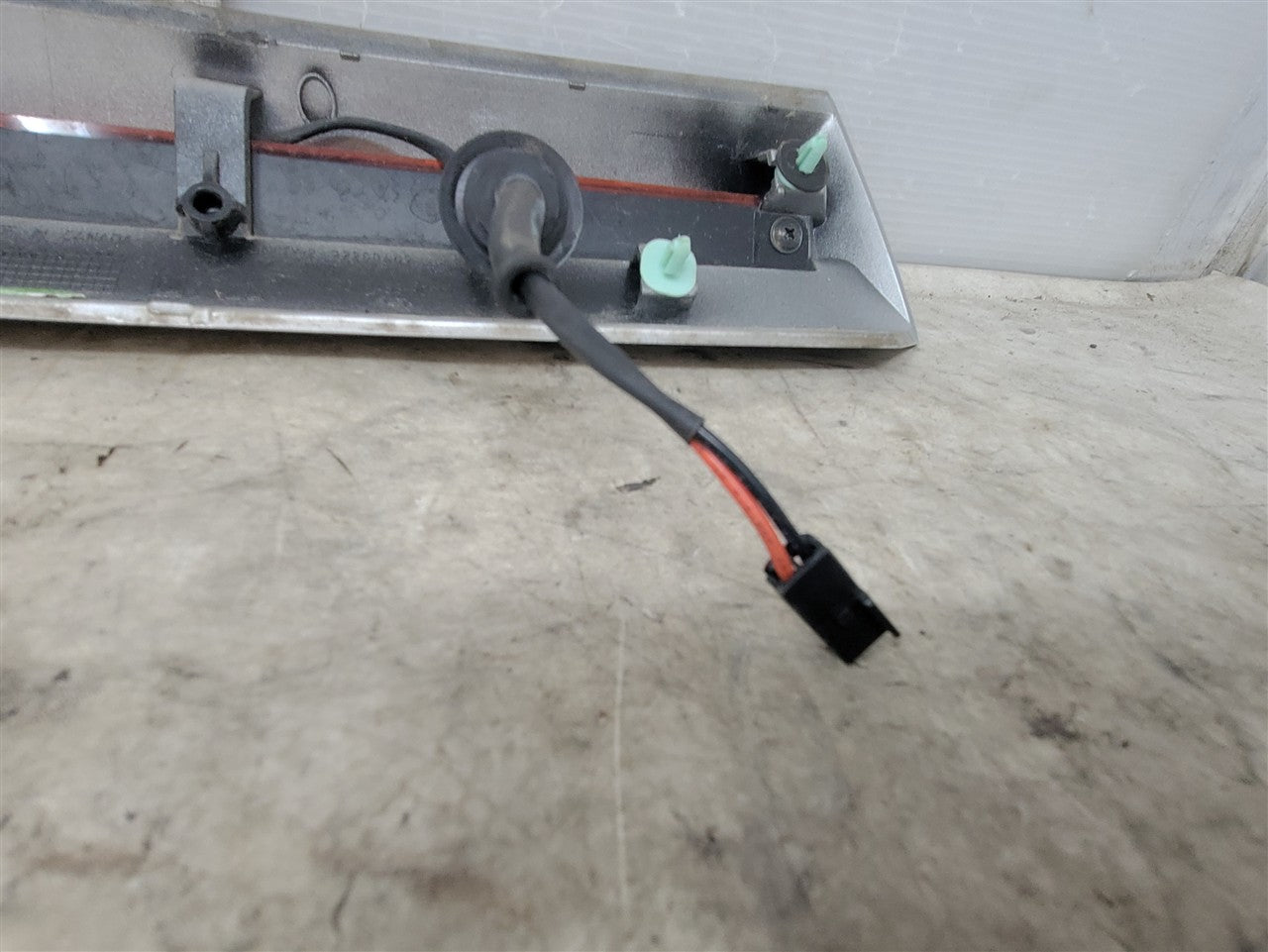 Used OEM 2011-2015 CAMARO CONVERTIBLE THIRD BRAKE LIGHT HIGH MOUNTED, actual item photo 8