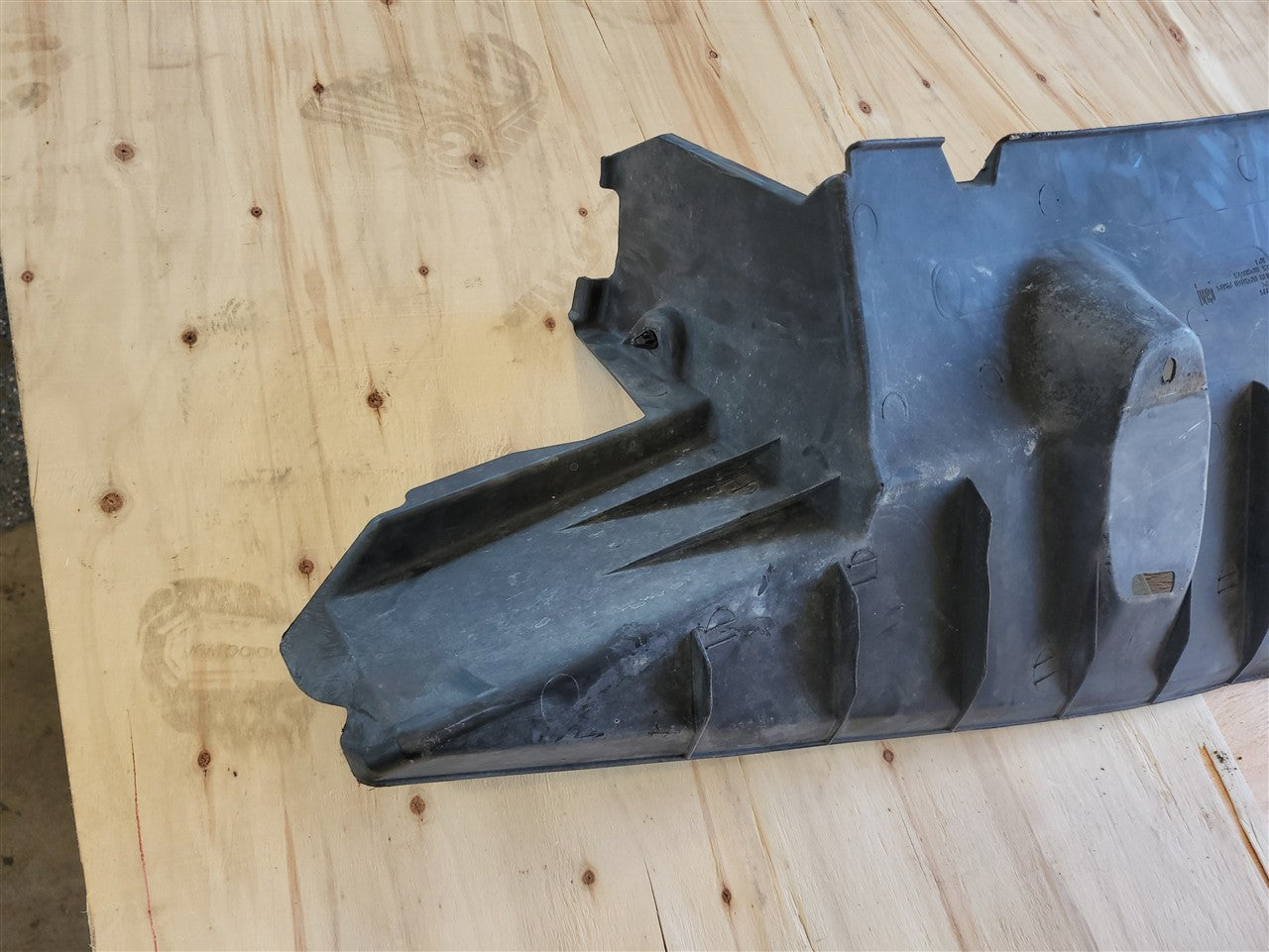 Used OEM 2012-2013 CAMARO FRONT RADIATOR AIR DAM INLET DUCT 22847775, actual item photo 11