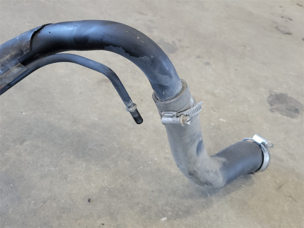Used OEM 2010-2015 CAMARO FUEL FILLER NECK 22925350, actual item photo 3