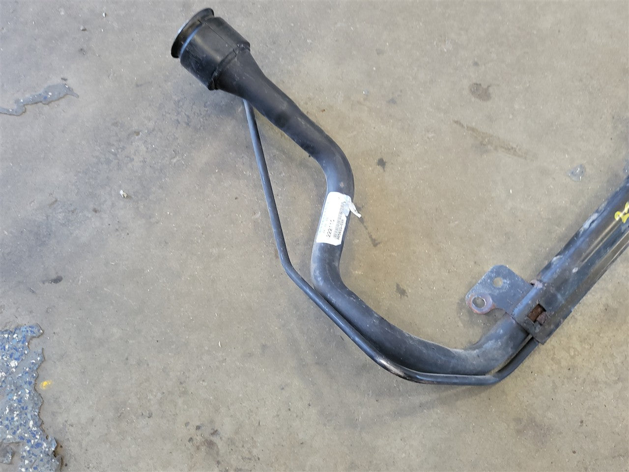 Used OEM 2010-2015 CAMARO FUEL FILLER NECK 22925350, actual item photo 5
