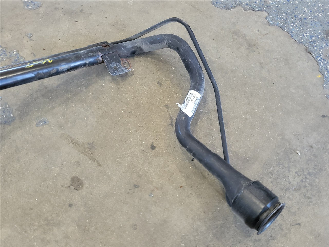 Used OEM 2010-2015 CAMARO FUEL FILLER NECK 22925350, actual item photo 7
