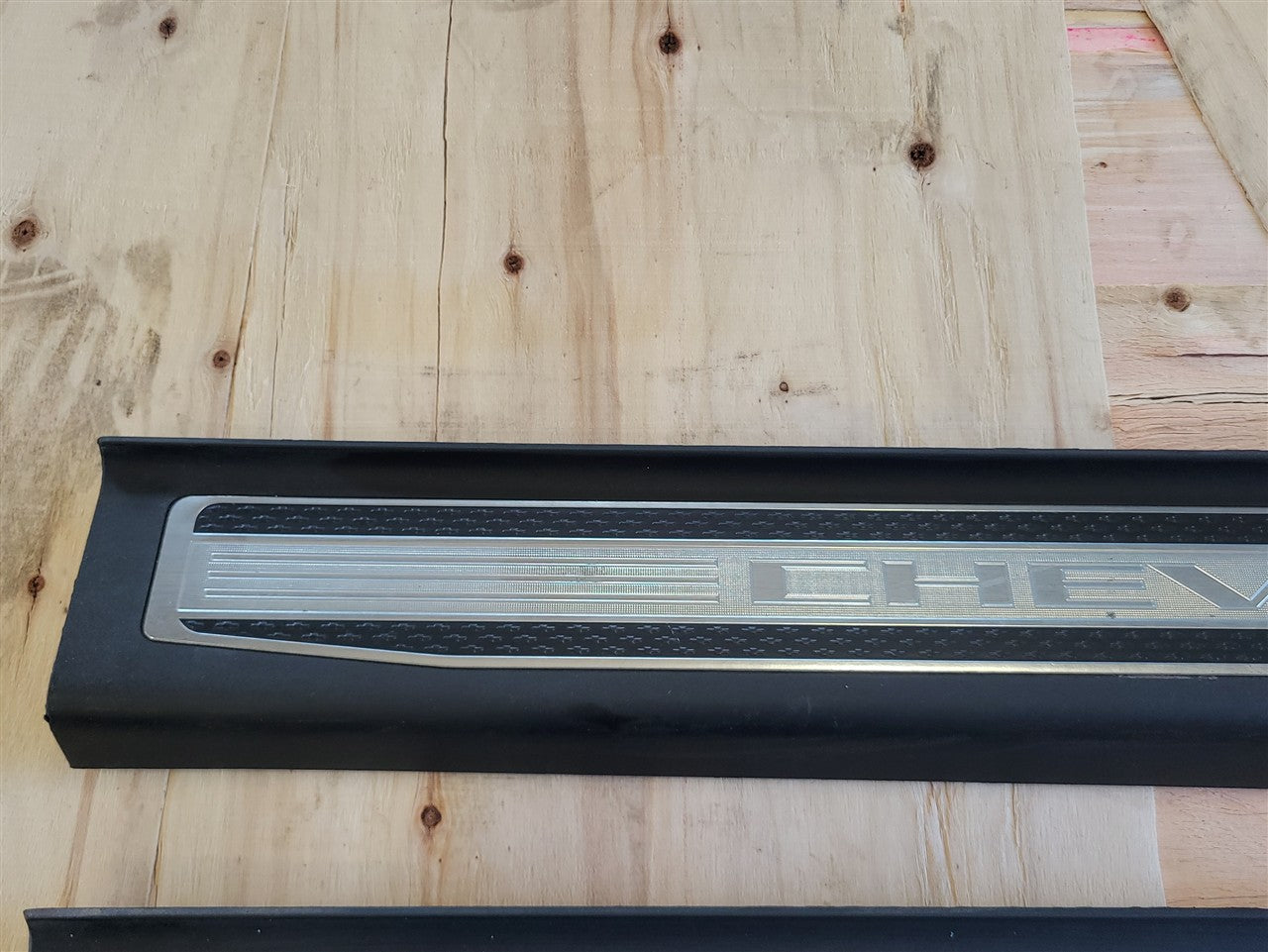Used OEM 2011-2015 CAMARO CONVERTIBLE DOOR SILL TRIM SCUFF PLATES, actual item photo 2