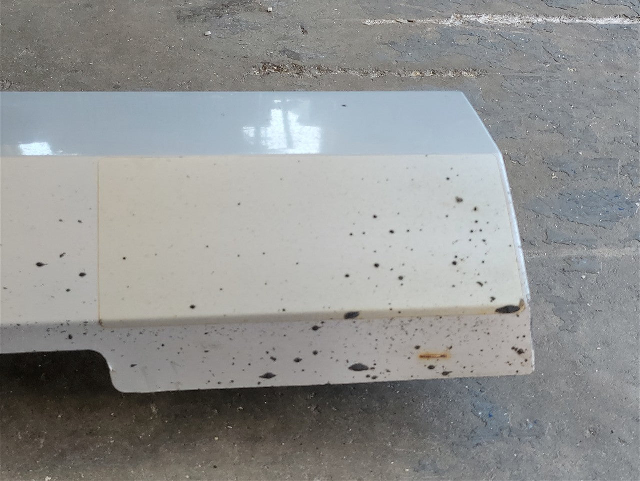 Used OEM 2010-2013 CAMARO ROCKER PANEL MOLDING RH PASSENGER SILVER, actual item photo 5