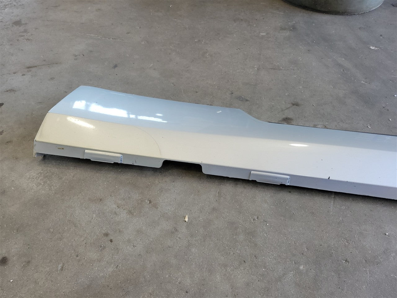 Used OEM 2010-2013 CAMARO ROCKER PANEL MOLDING RH PASSENGER SILVER, actual item photo 8