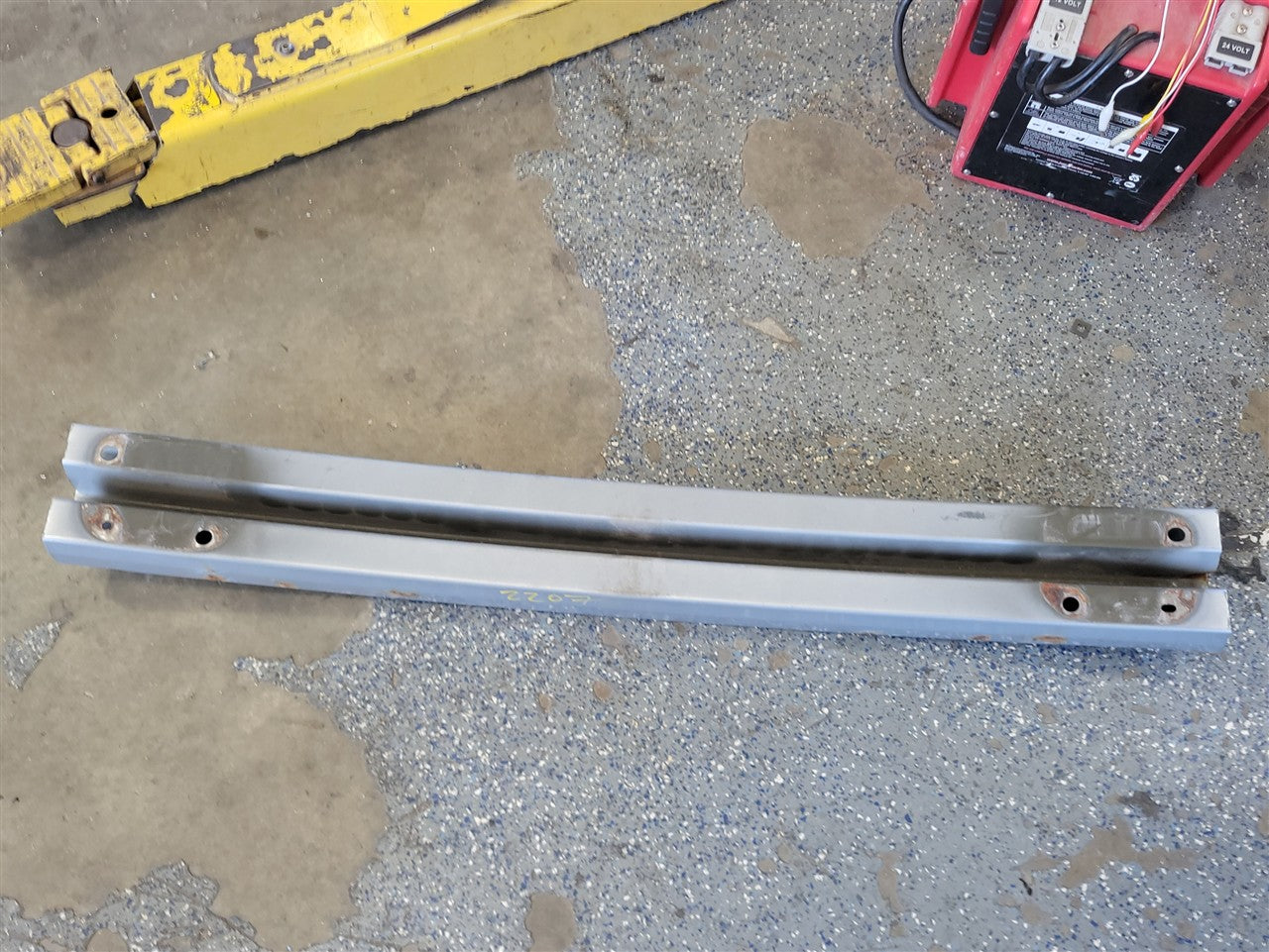 Used OEM 2010-2015 CAMARO FRONT BUMPER REBAR REINFORCEMENT, actual item photo 12
