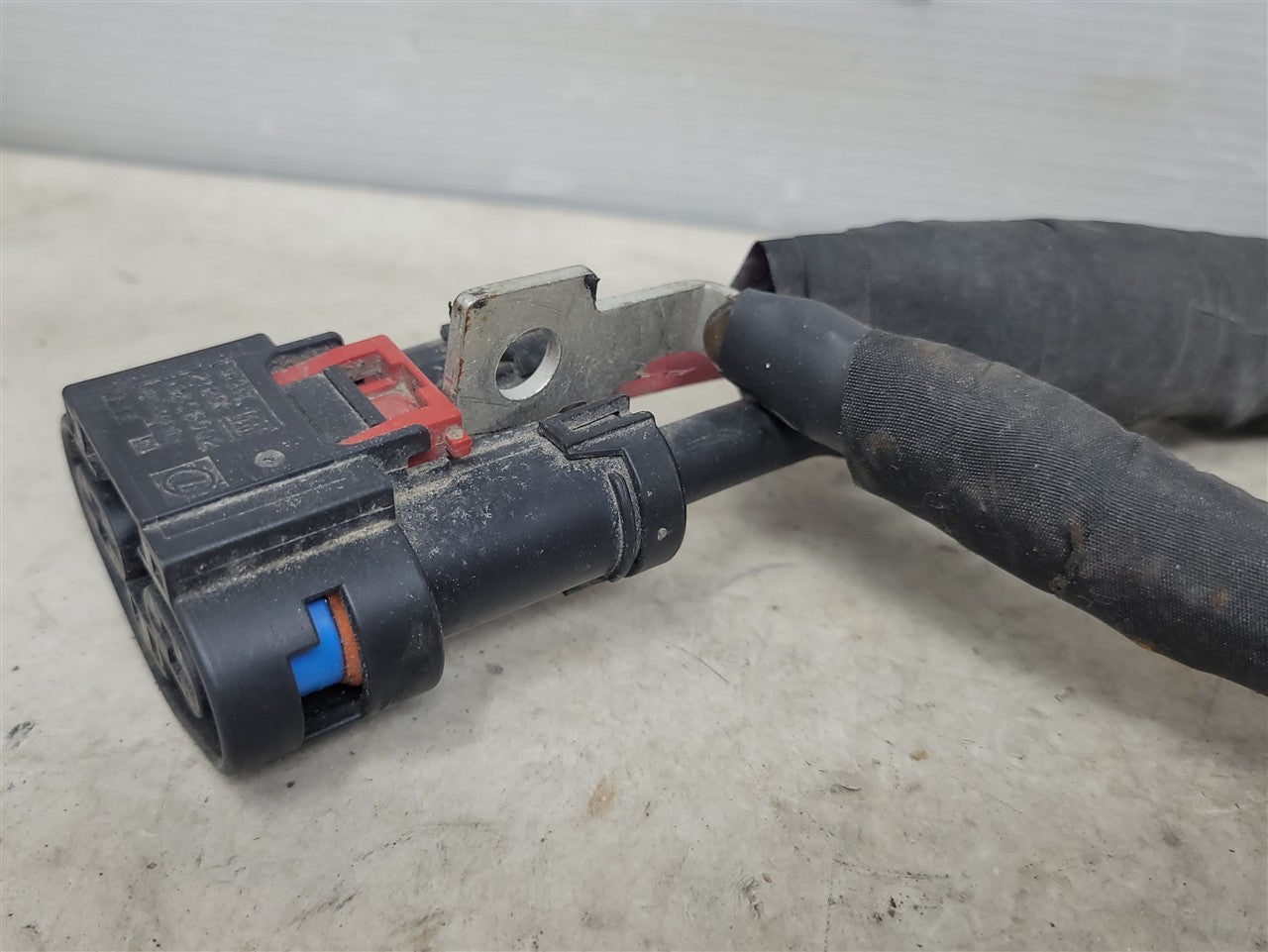 Used OEM 2019-2025 SIERRA SILVERADO POWER STEERING TO BATTERY WIRING, actual item photo 2