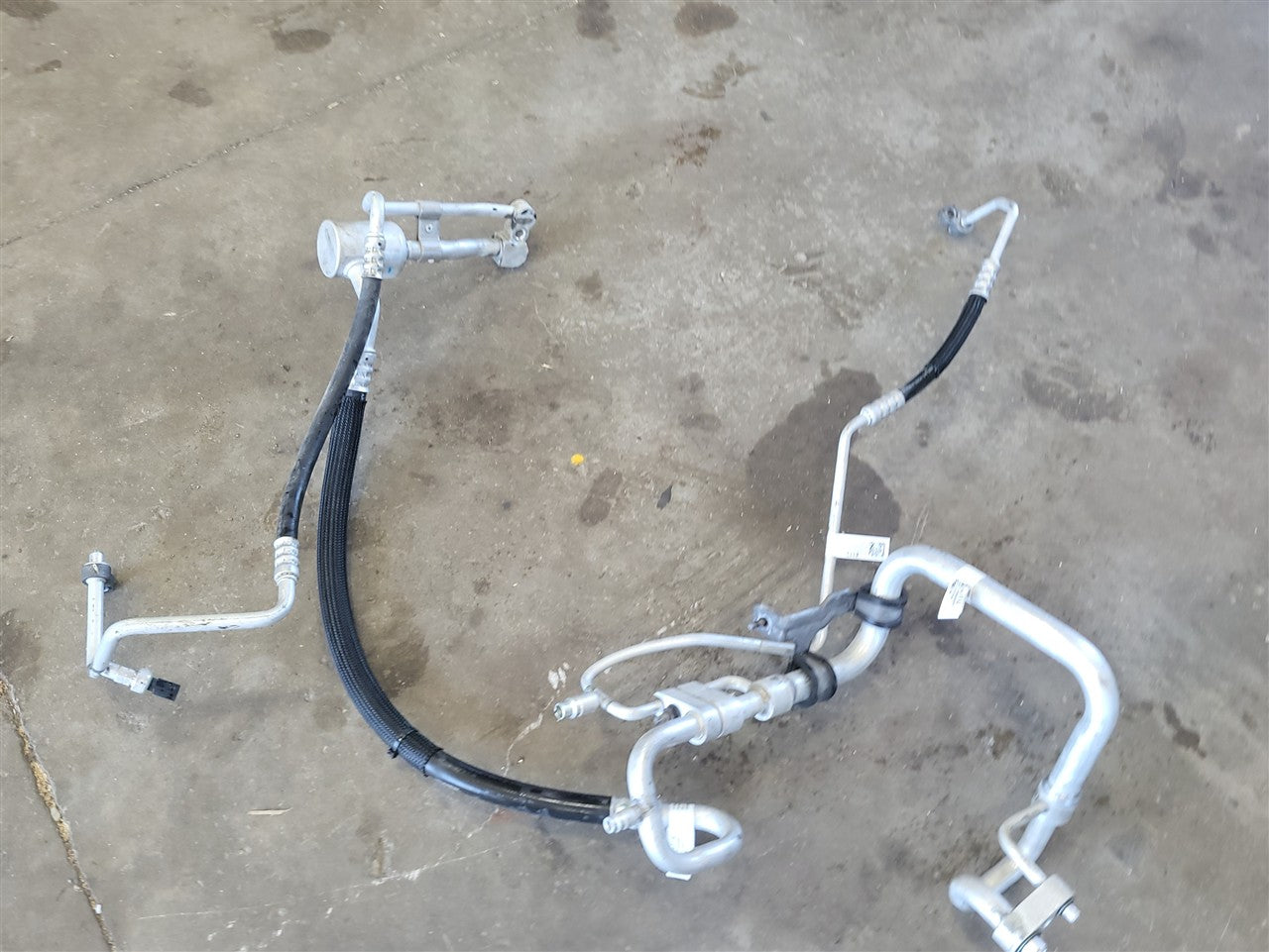 Used OEM 2019-2026 SIERRA SILVERADO AC LINES HOSES MANIFOLD 3 PIECES, actual item photo 1