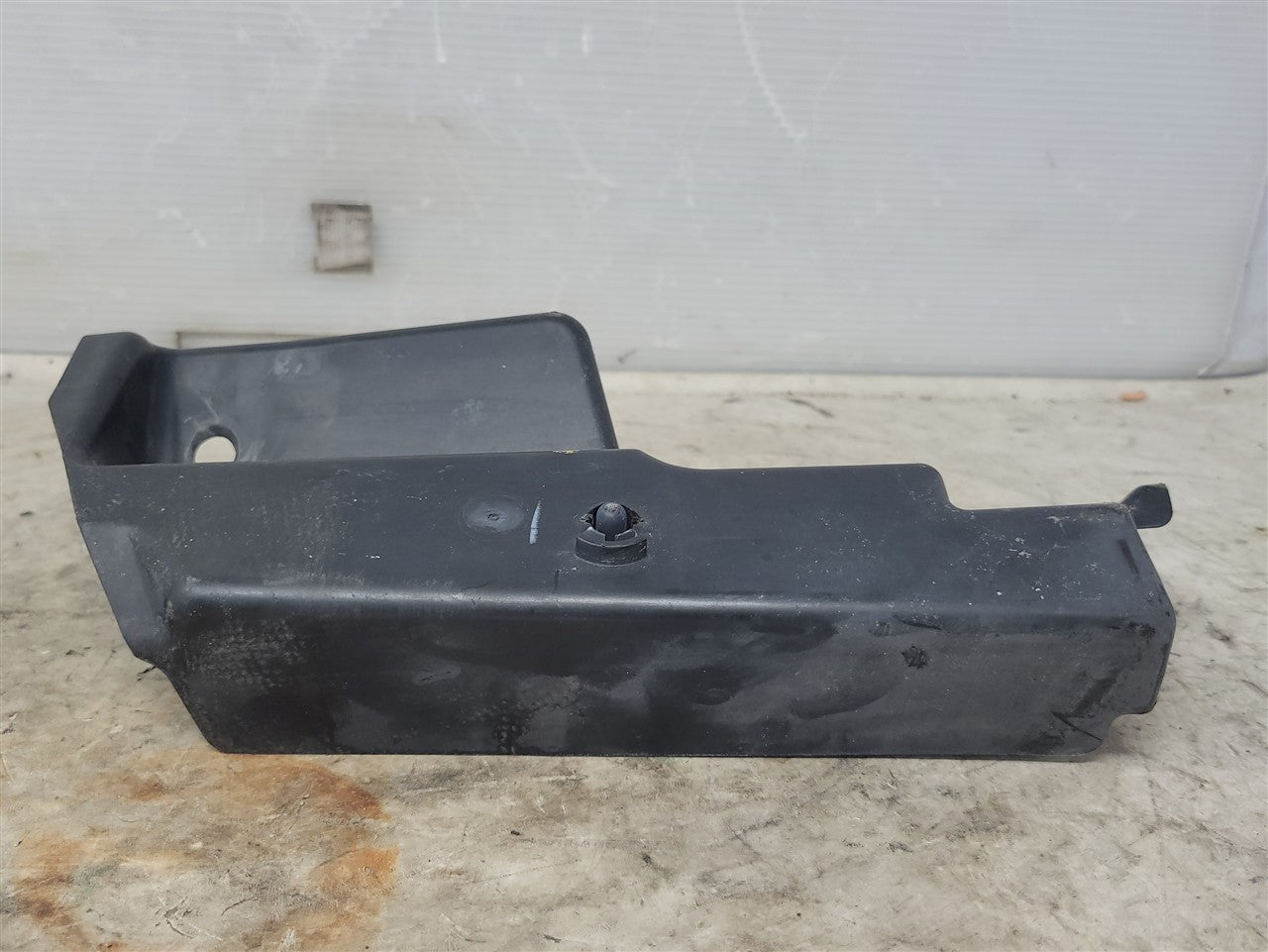 Used OEM 2012-2015 CAMARO RADIATOR AIR BAFFLE RH PASSENGER 22781290, actual item photo 2