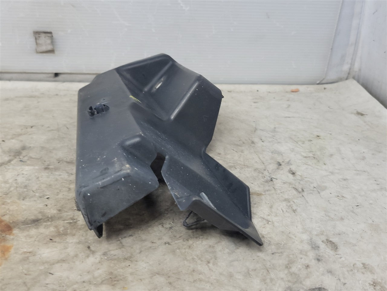 Used OEM 2012-2015 CAMARO RADIATOR AIR BAFFLE RH PASSENGER 22781290, actual item photo 5