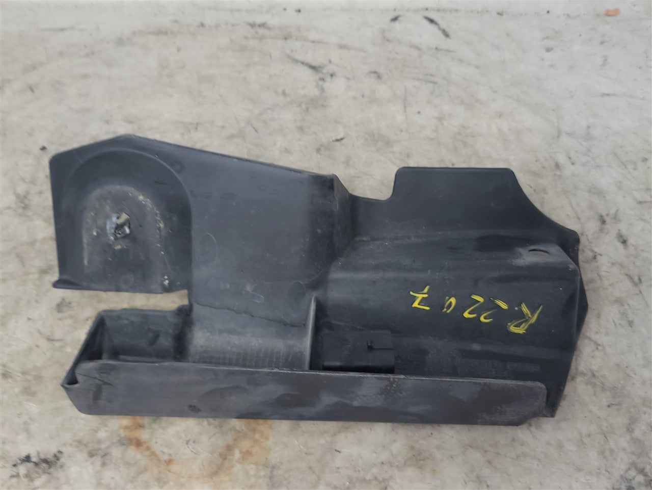 Used OEM 2012-2015 CAMARO RADIATOR AIR BAFFLE RH PASSENGER 22781290, actual item photo 6