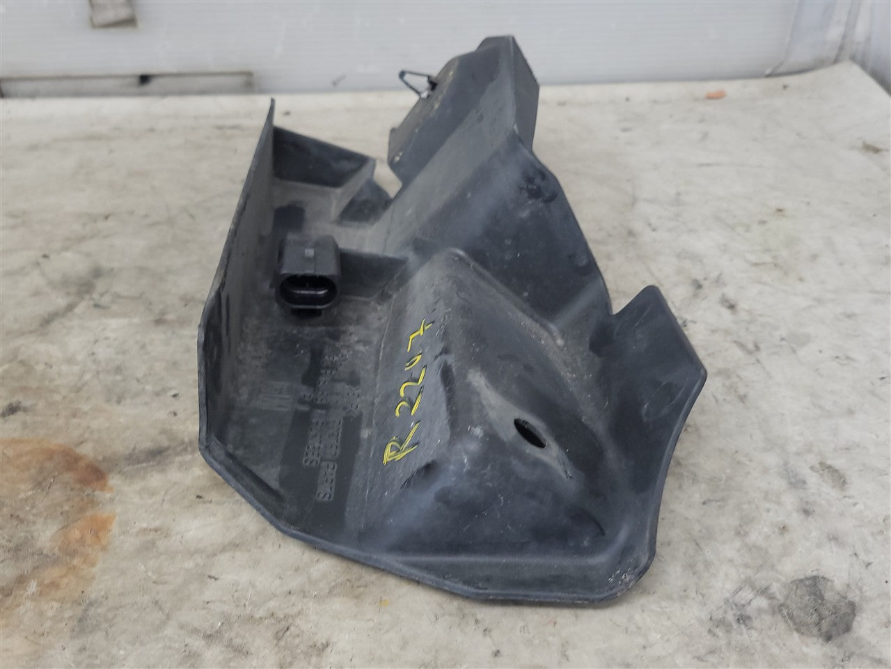 Used OEM 2012-2015 CAMARO RADIATOR AIR BAFFLE RH PASSENGER 22781290, actual item photo 7