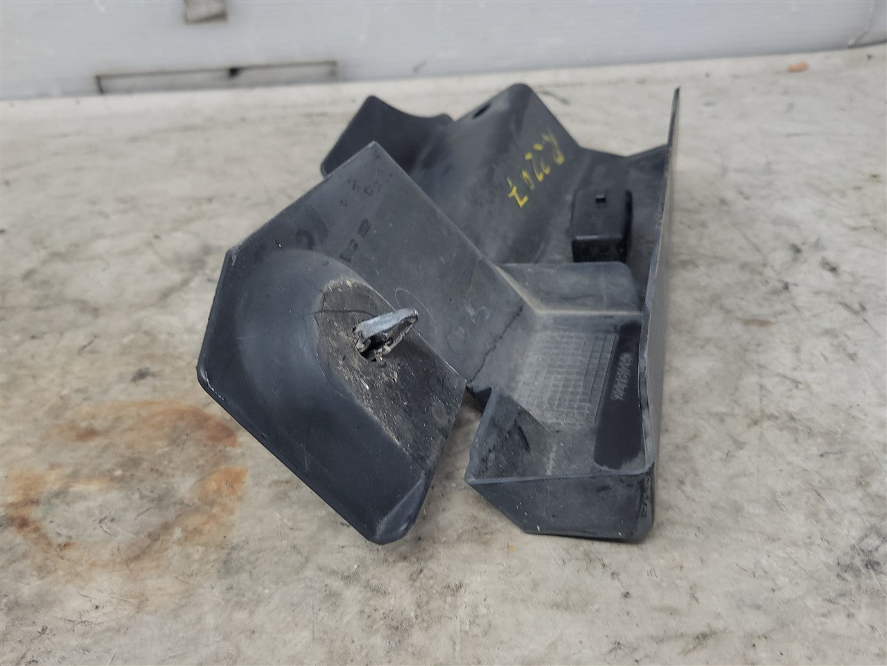 Used OEM 2012-2015 CAMARO RADIATOR AIR BAFFLE RH PASSENGER 22781290, actual item photo 9